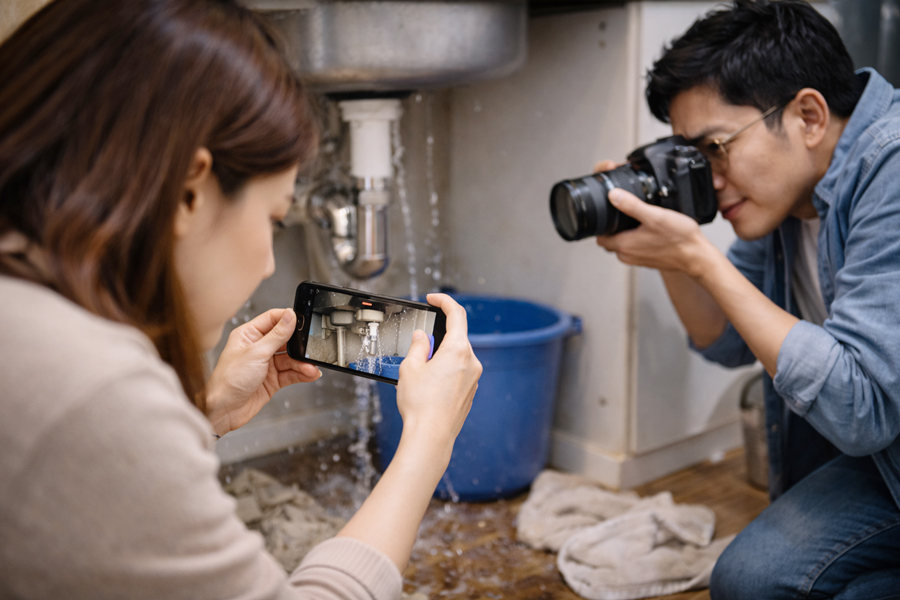 写真と動画で証拠を残す