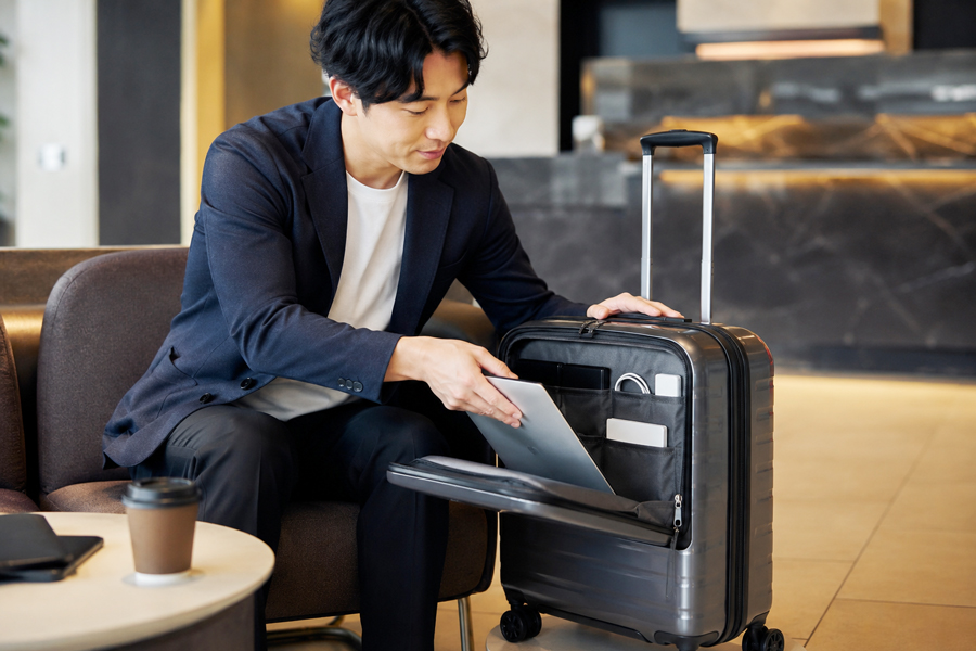 出張・PC持ち歩きは「フロントオープン」がハマりやすい
